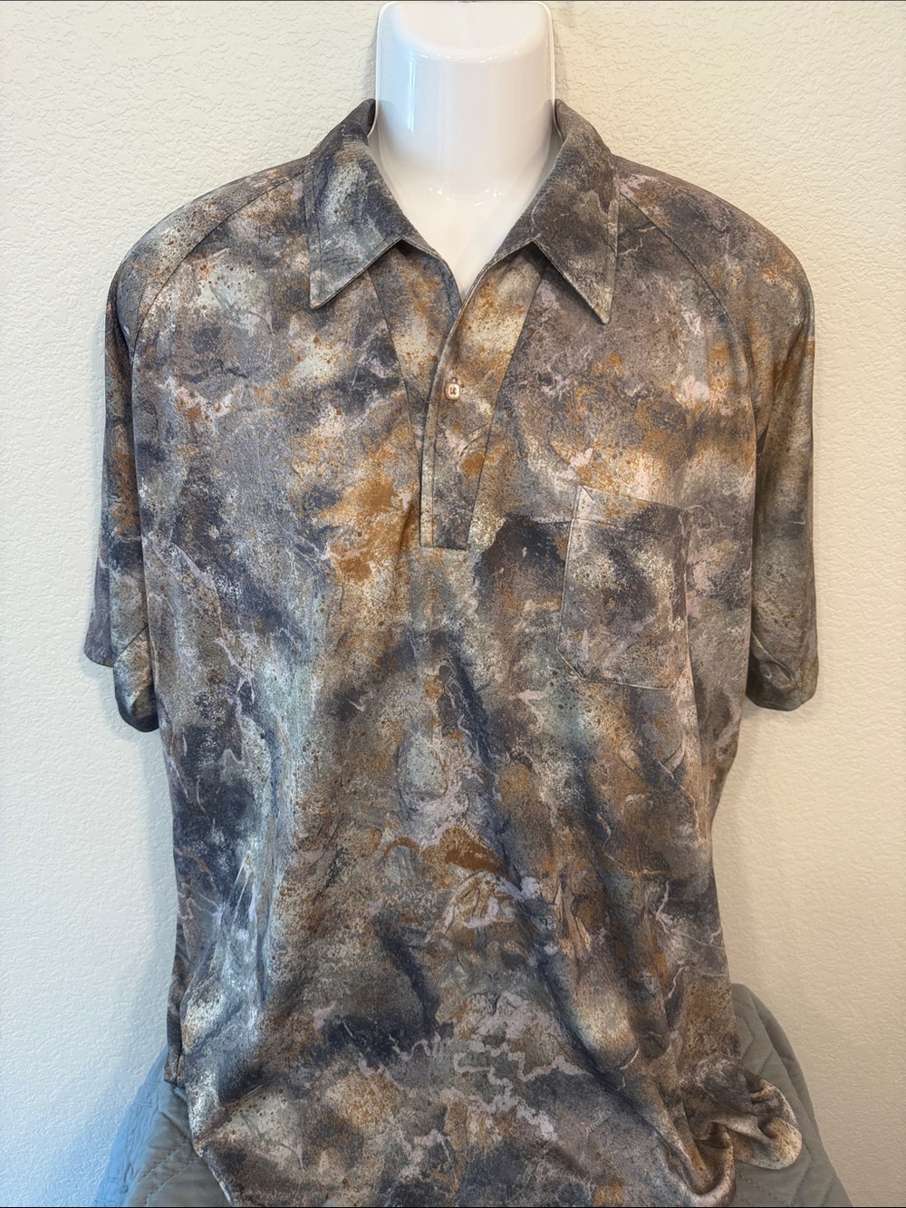 Lilly Dache Trendy Vintage Abstract Print Gold-Splattered Polo Shirt - XXL